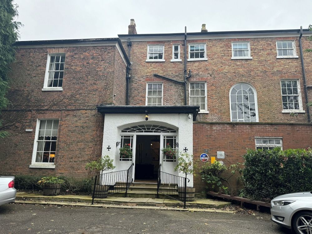 The Rowley Manor Hotel 1