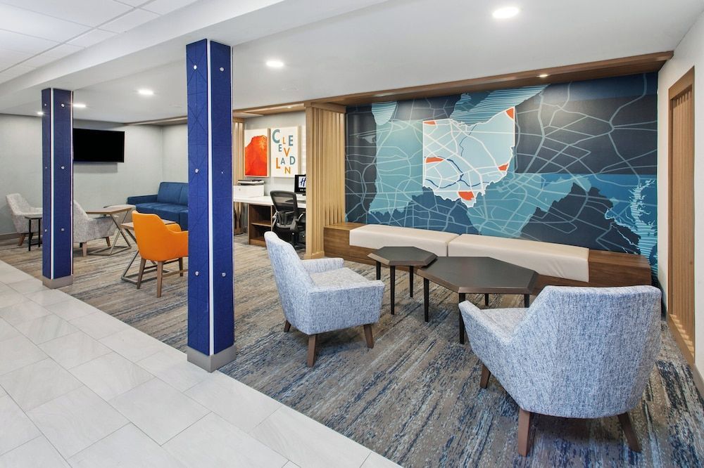 Holiday Inn Express CLEVELAND AIRPORT - BROOK PARK by IHG 1