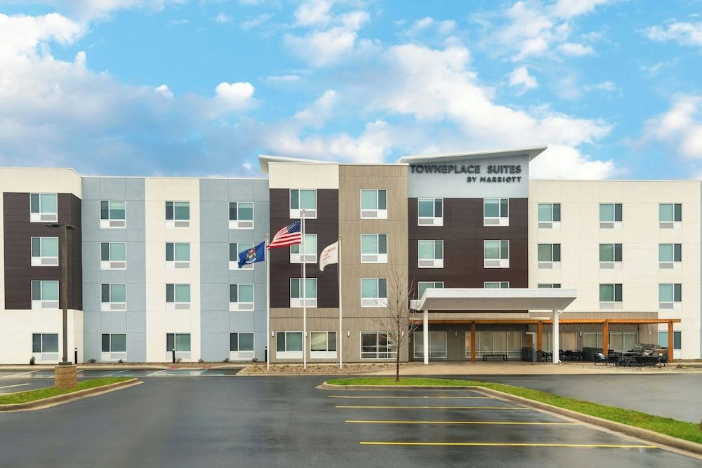 TownePlace Suites by Marriott Holland 1