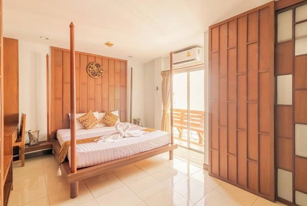 Lotus Hotel Patong 1