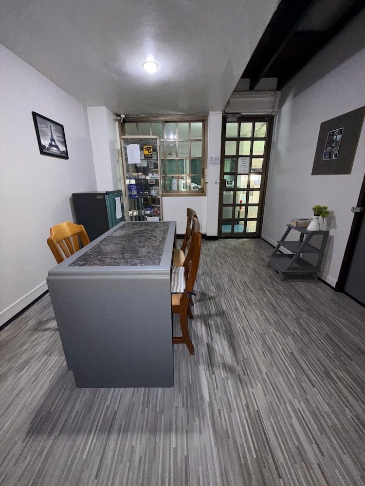 Ree House 1