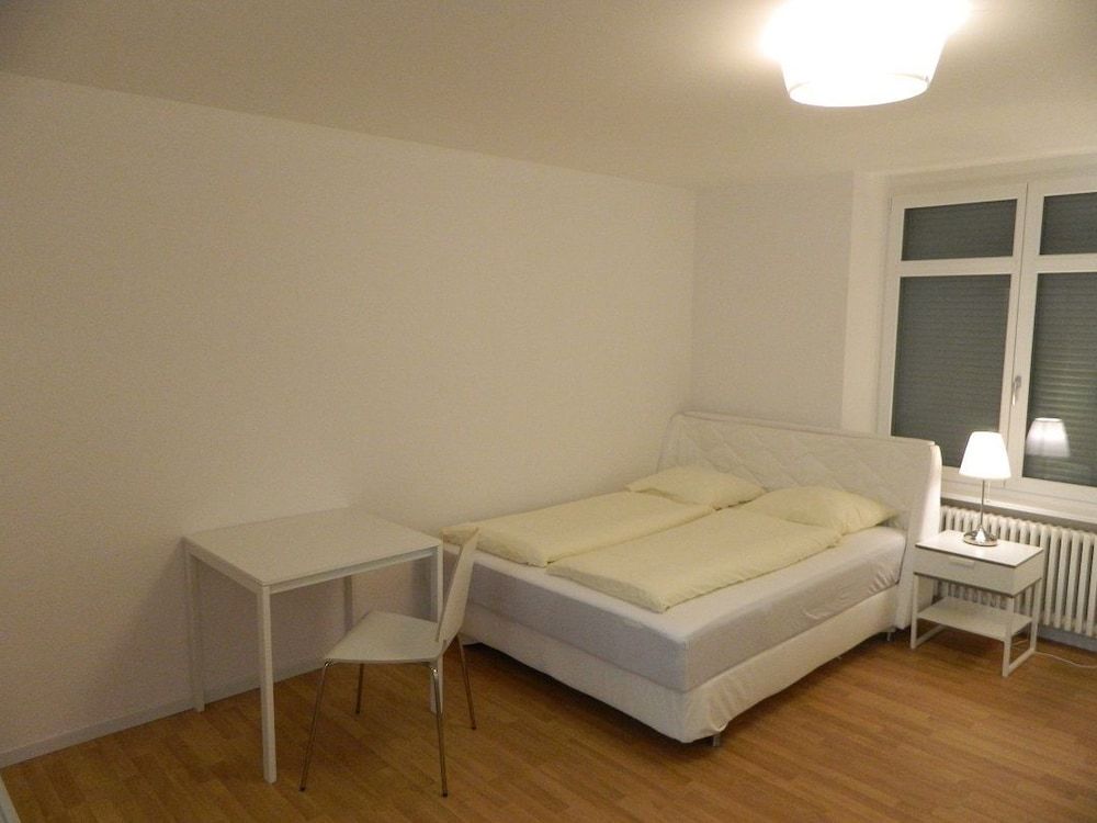 Rent a Home Delsbergerallee - Self Check-In 2