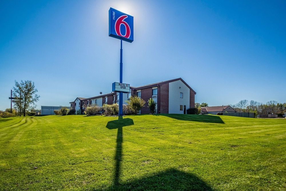Motel 6 Saukville, WI 1