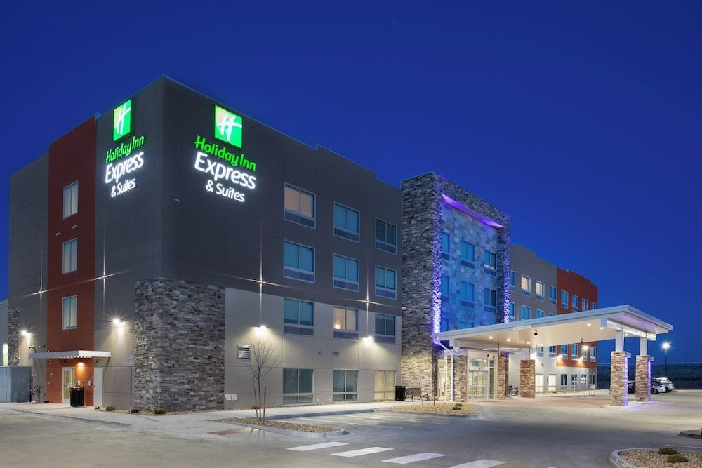 Holiday Inn Express & Suites DENVER NE - BRIGHTON by IHG 1