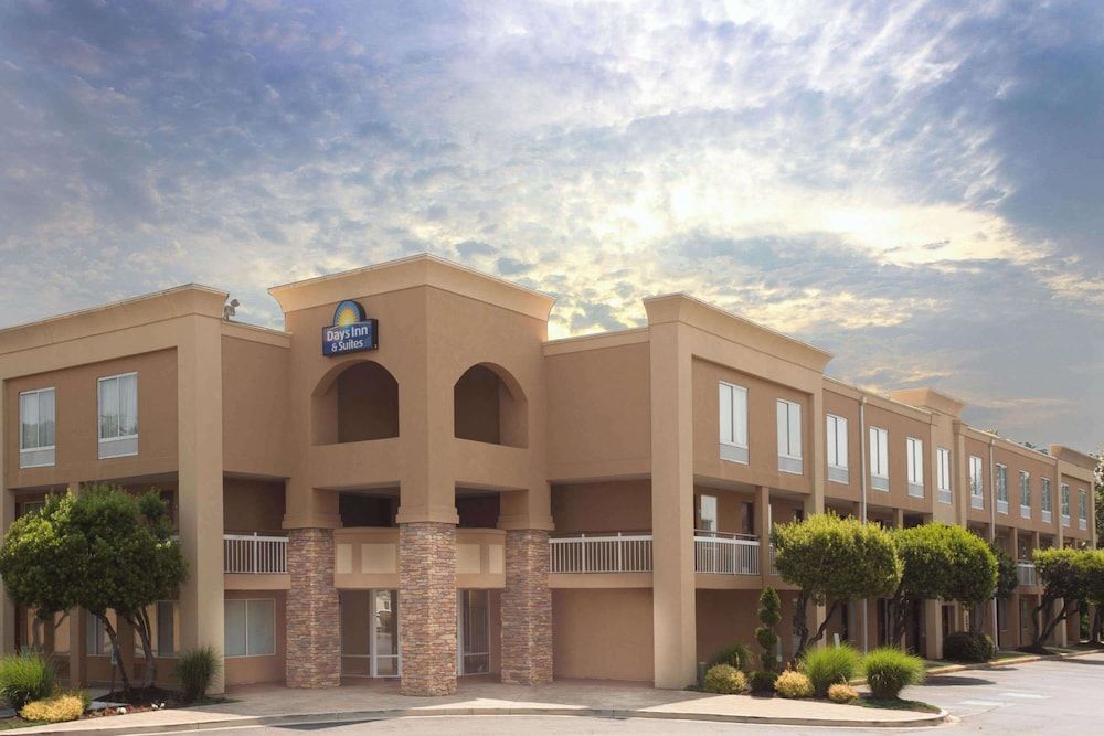 Days Inn by Wyndham Greenville 1