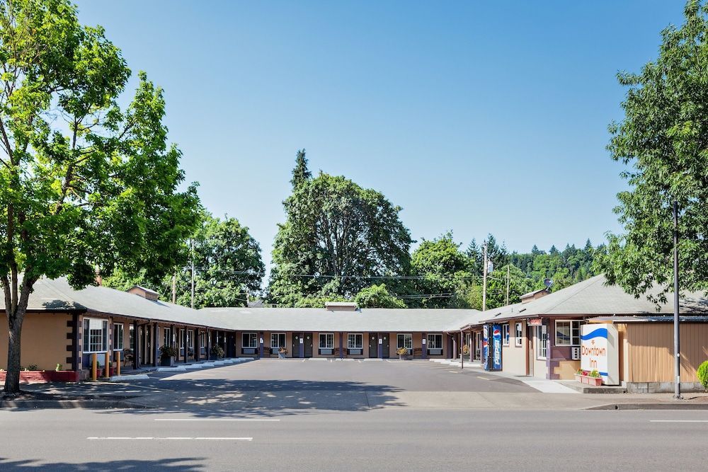 Downtown Inn 2