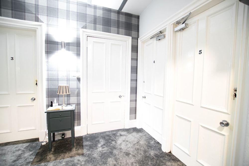 McInnes House rooms with breakfast 2