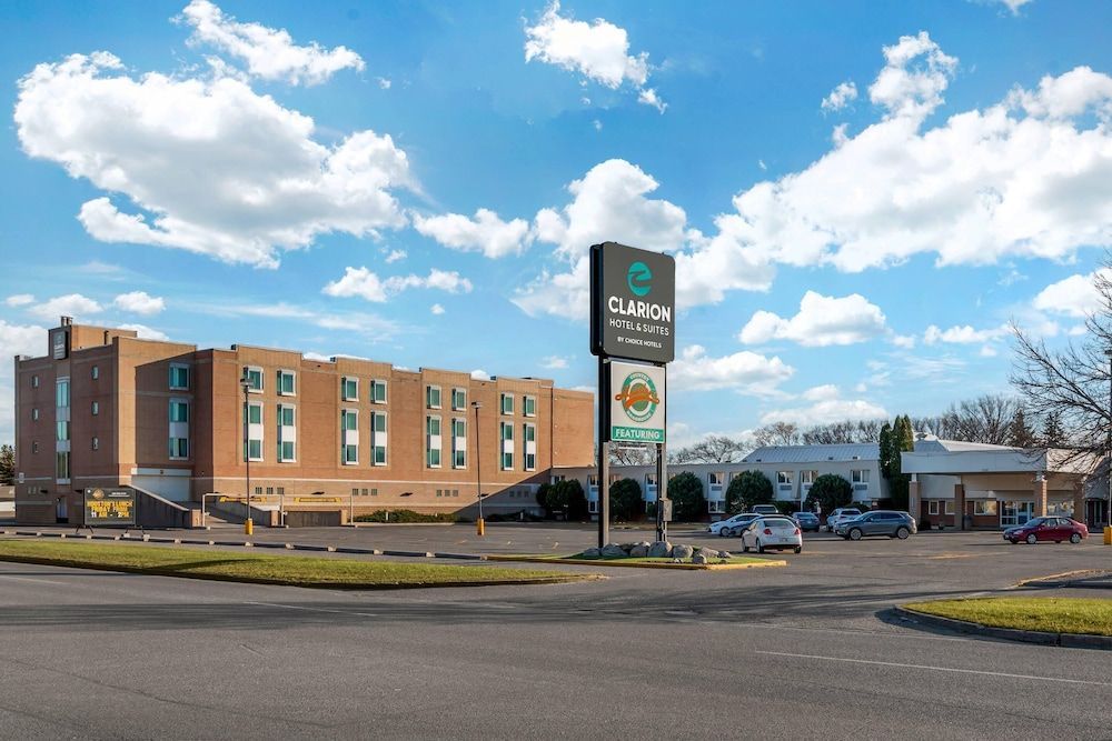 Clarion Hotel & Suites Brandon 1