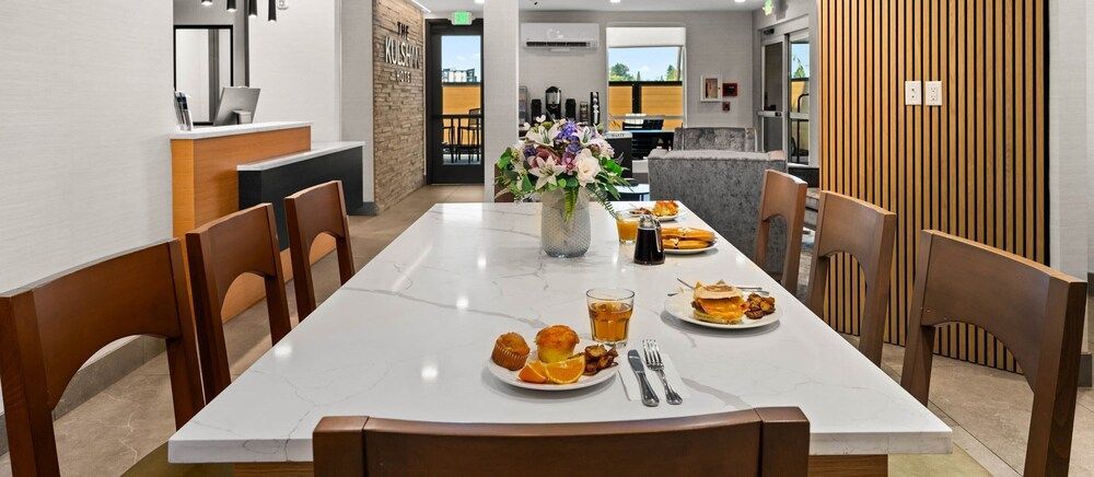 The Kulshan Hotel 2
