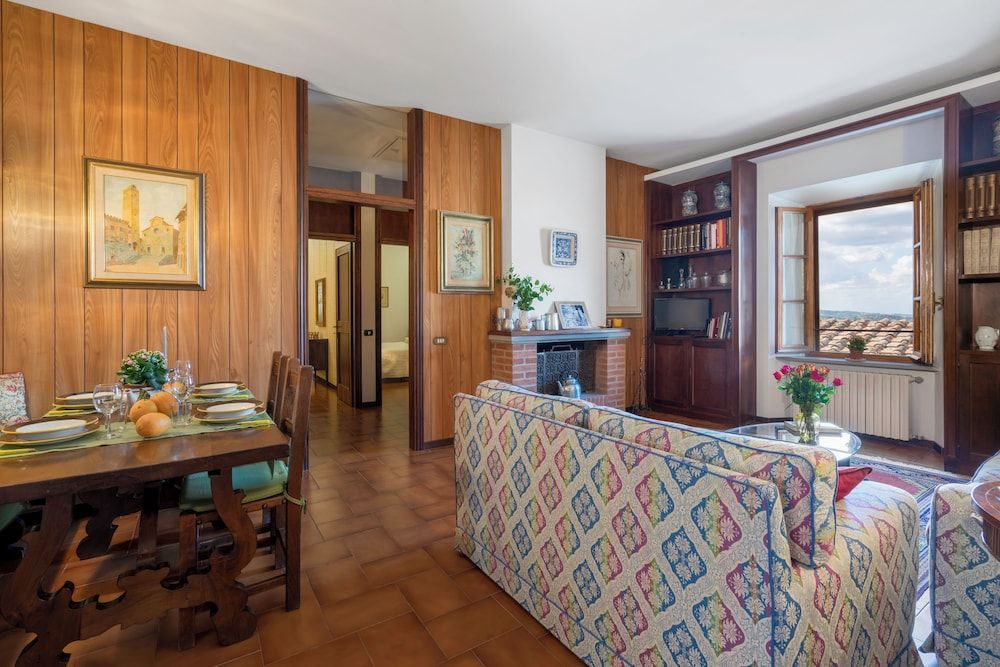 Casa Martina, Piazza Delle Erbe, San Gimignano 1