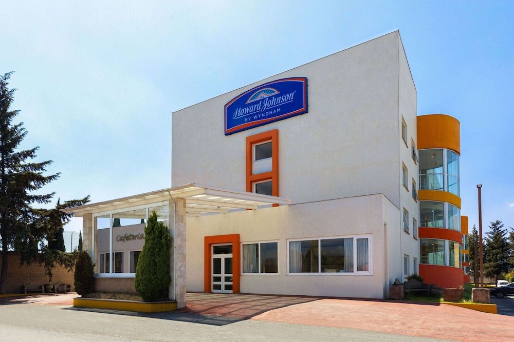 Howard Johnson by Wyndham Toluca 1