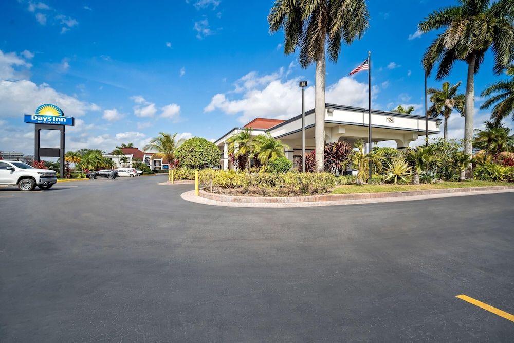 Days Inn by Wyndham Florida City 1