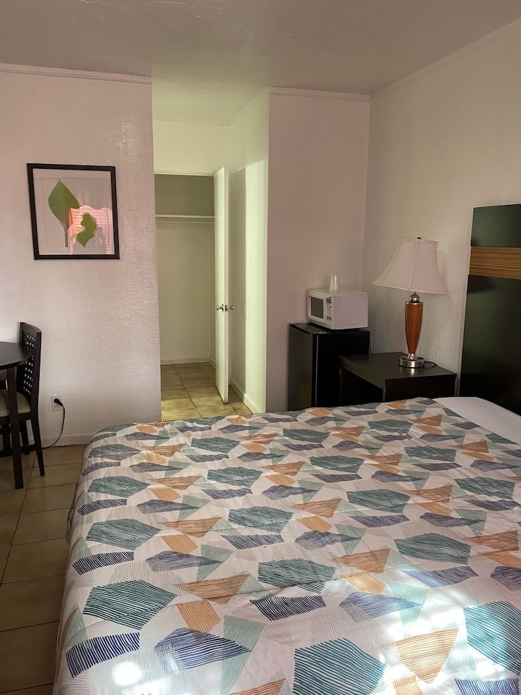 Richard's Hotel 2