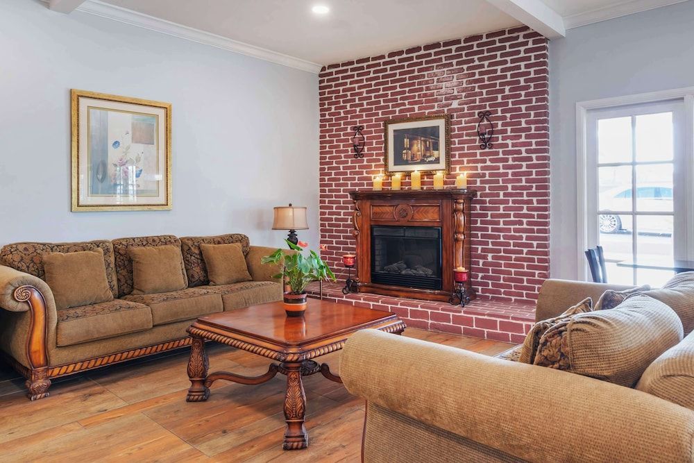 Best Western Plus Hill House 2