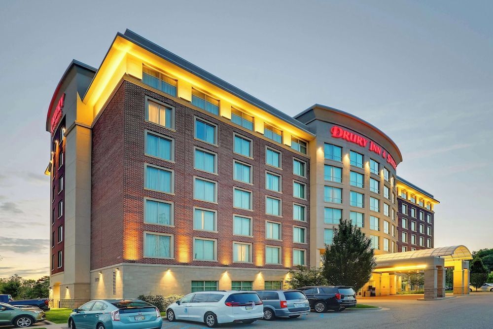 Drury Inn & Suites Grand Rapids 1
