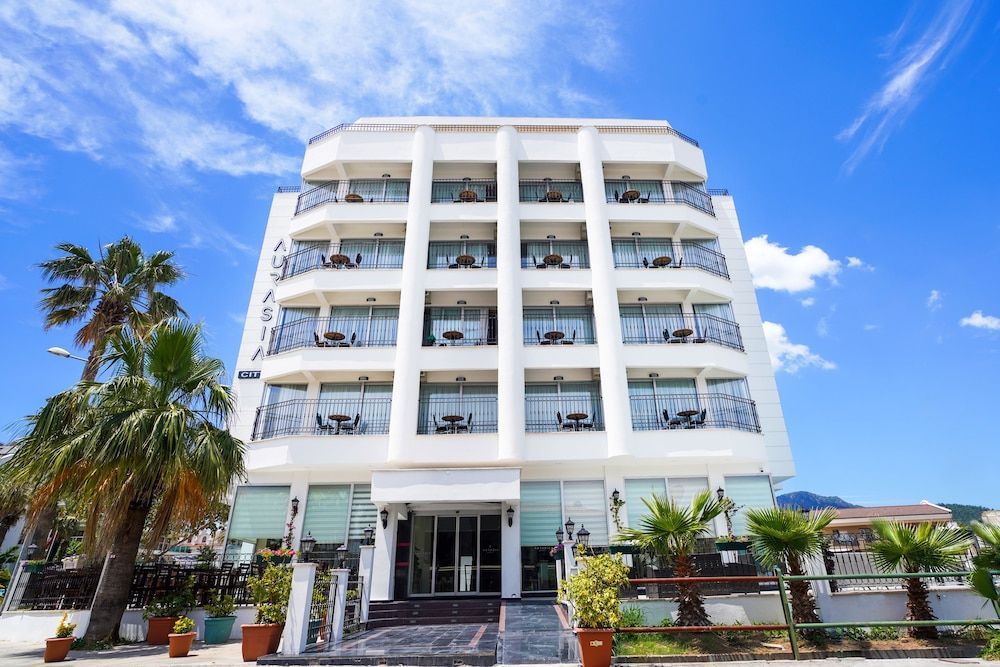 Aurasia Sea Side Hotel 1