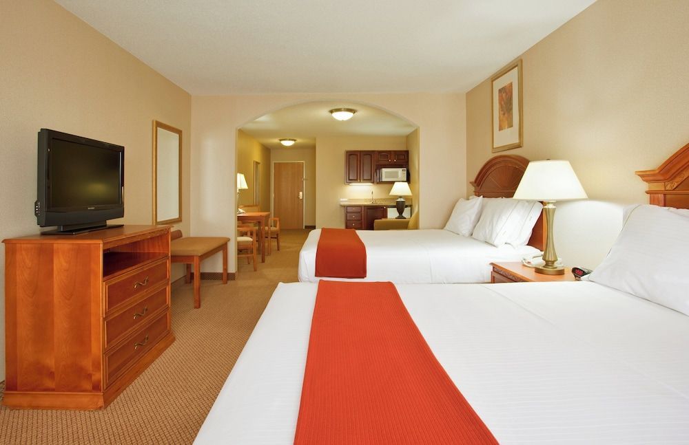 Holiday Inn Express & Suites LOGANSPORT by IHG 1