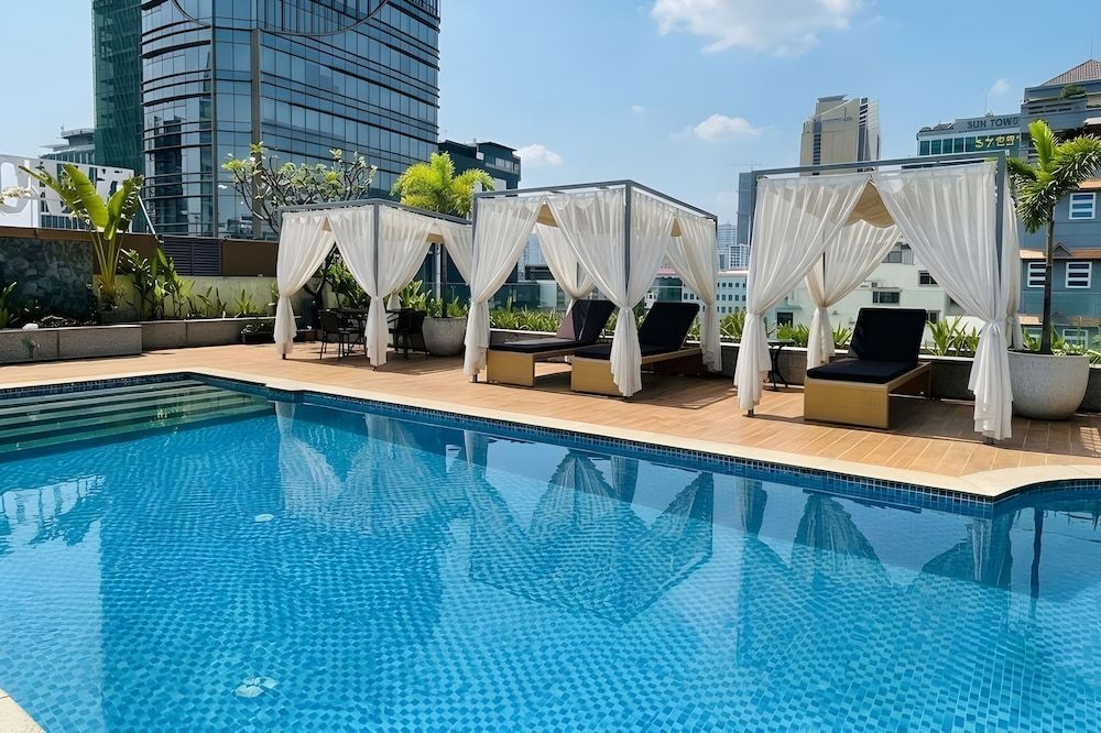 Clover Hotel Monivong 1