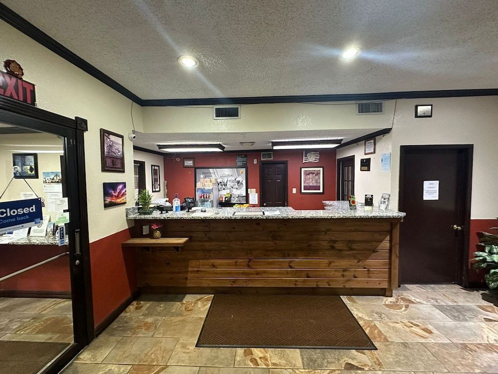 Super 8 by Wyndham Athens TX 2