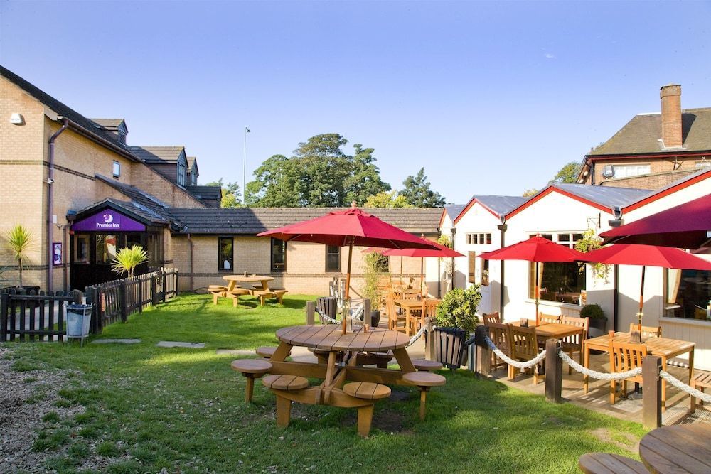 Premier Inn Northampton South - Wootton 1
