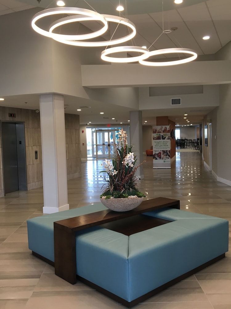 Holiday Inn & Suites DAYTONA BEACH ON THE OCEAN by IHG 2