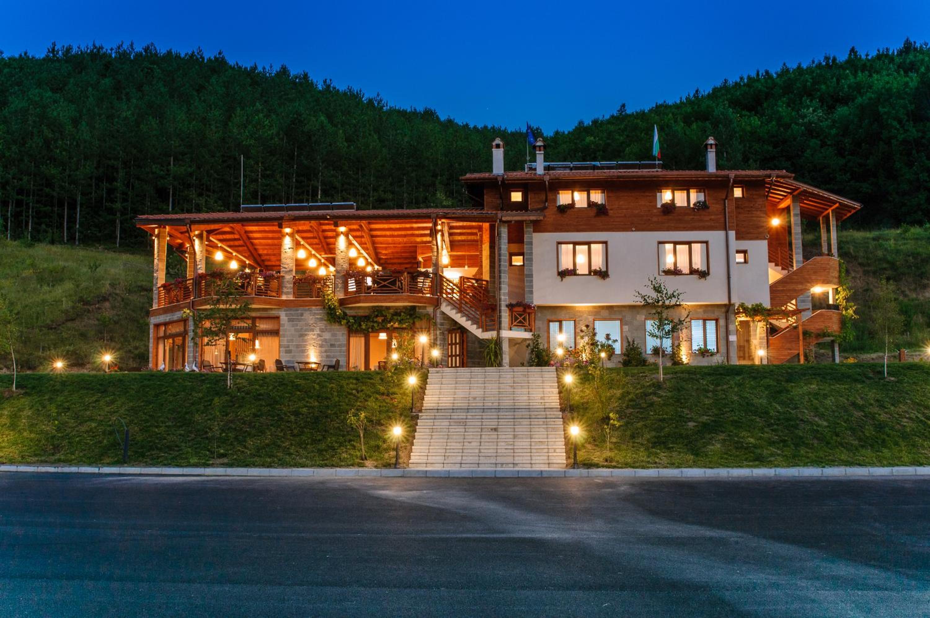 Alpine Garden Hotel (Trayanovi Dvori) 1