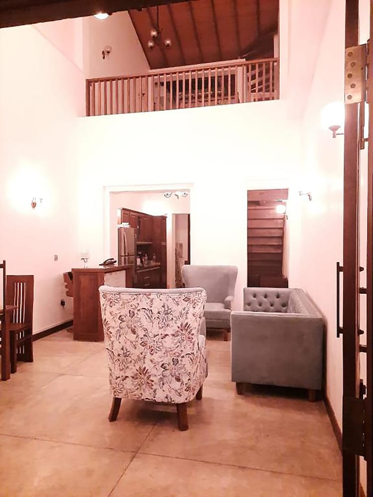 The Dutch Boutique 2