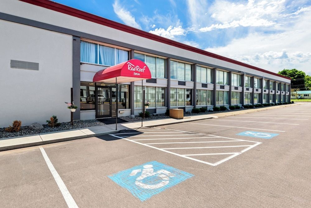 Red Roof Inn Cortland 1
