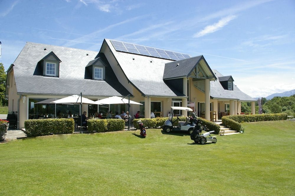 Le Domaine du Golf Country Club de Bigorre 1