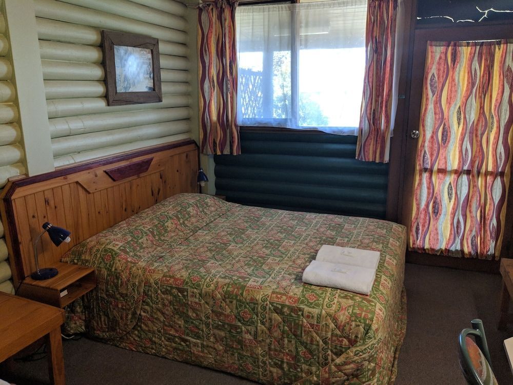Pinehaven Motel 2