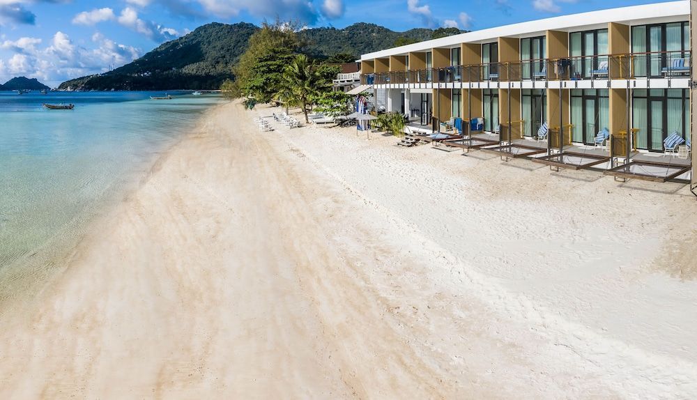 Blue Tao Beach Hotel - SHA Plus 1