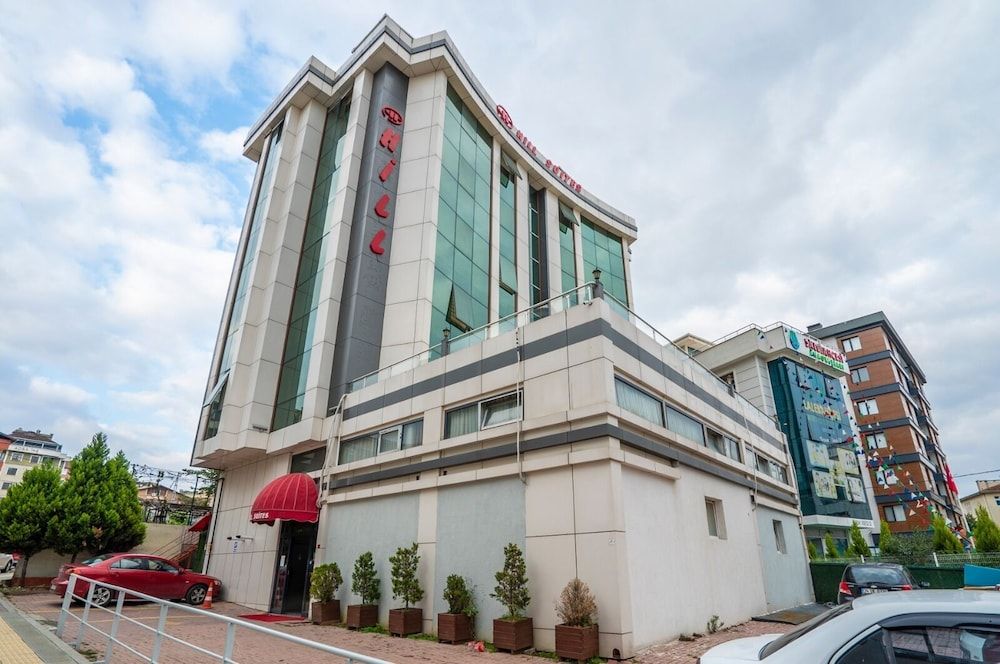 216 Hill Suites 1