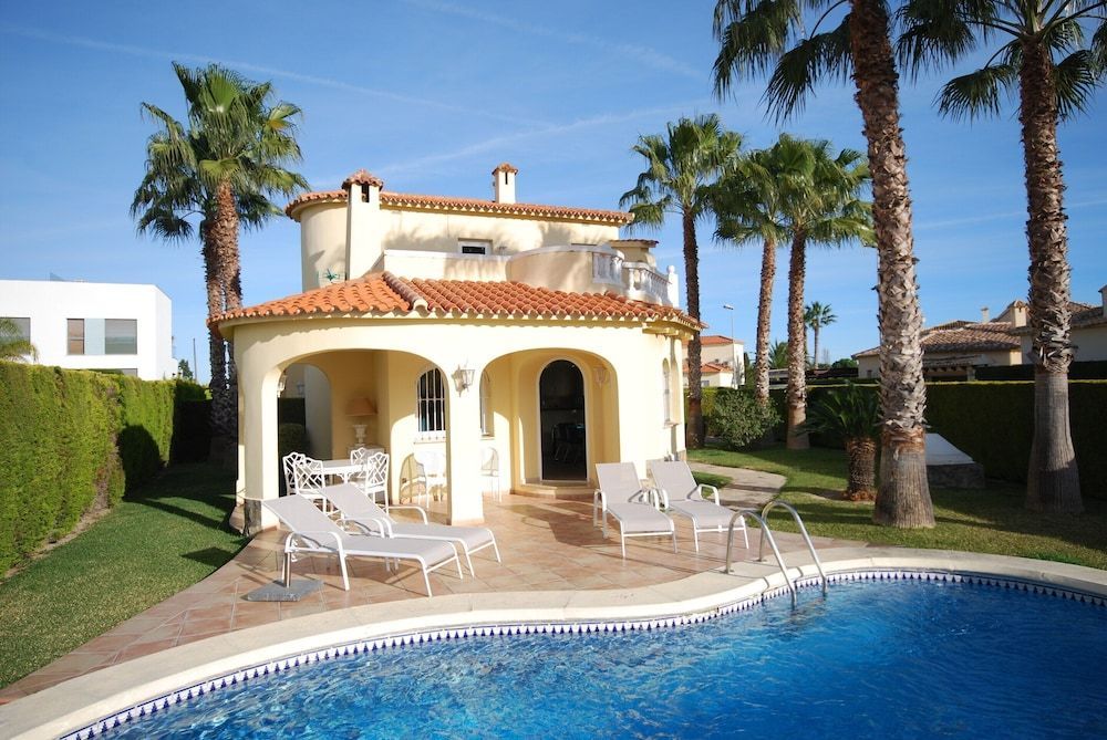 Coastal Villa with Wellness 1