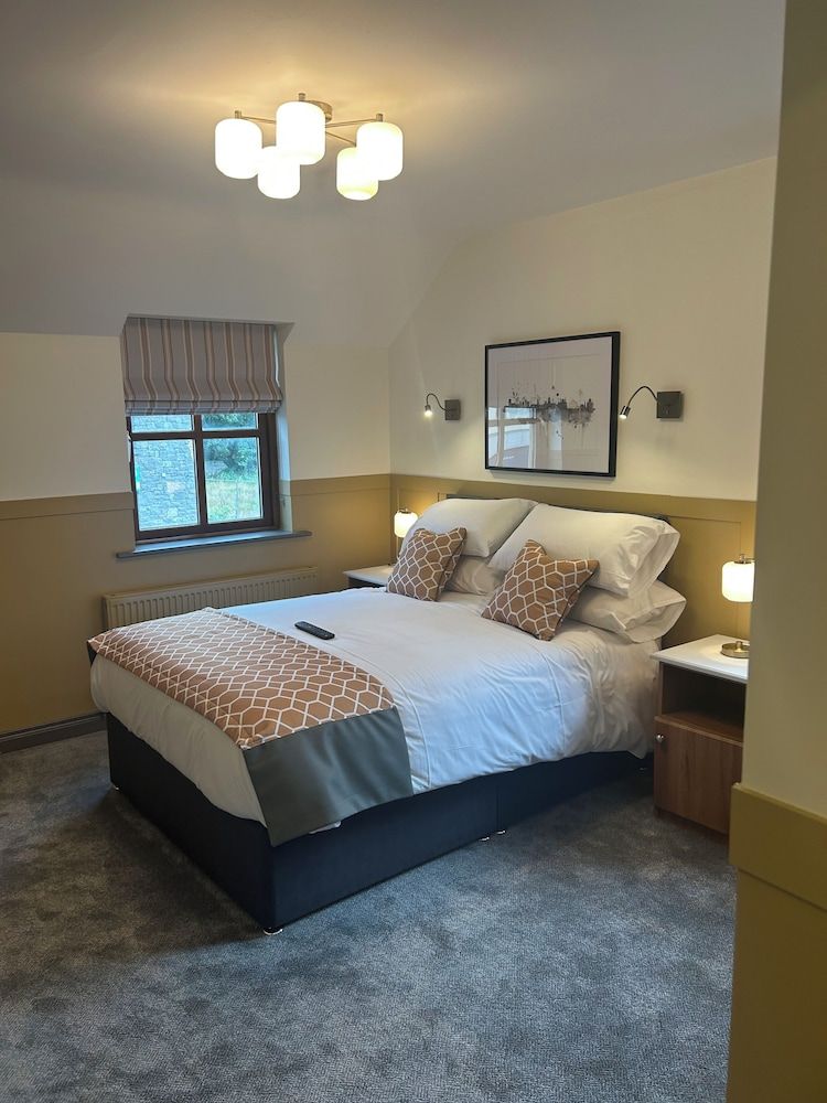 Dalys Inn 1