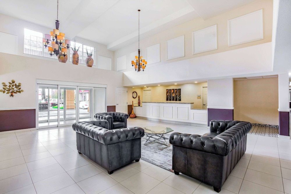 La Quinta by Wyndham Fowler 2