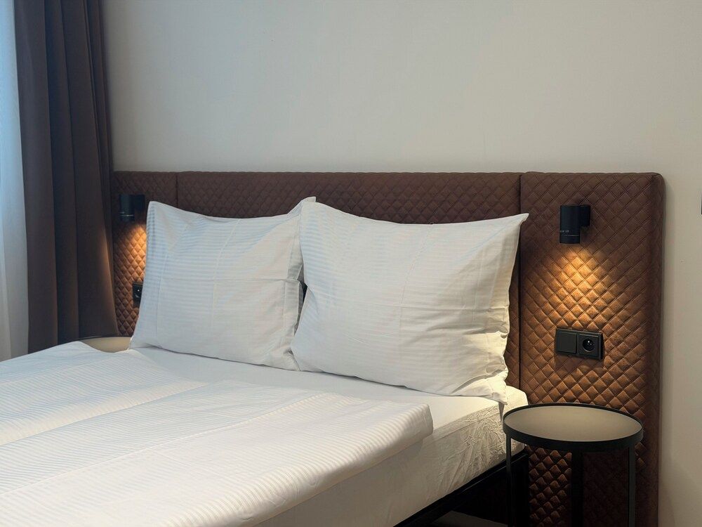 Factory Suites 2