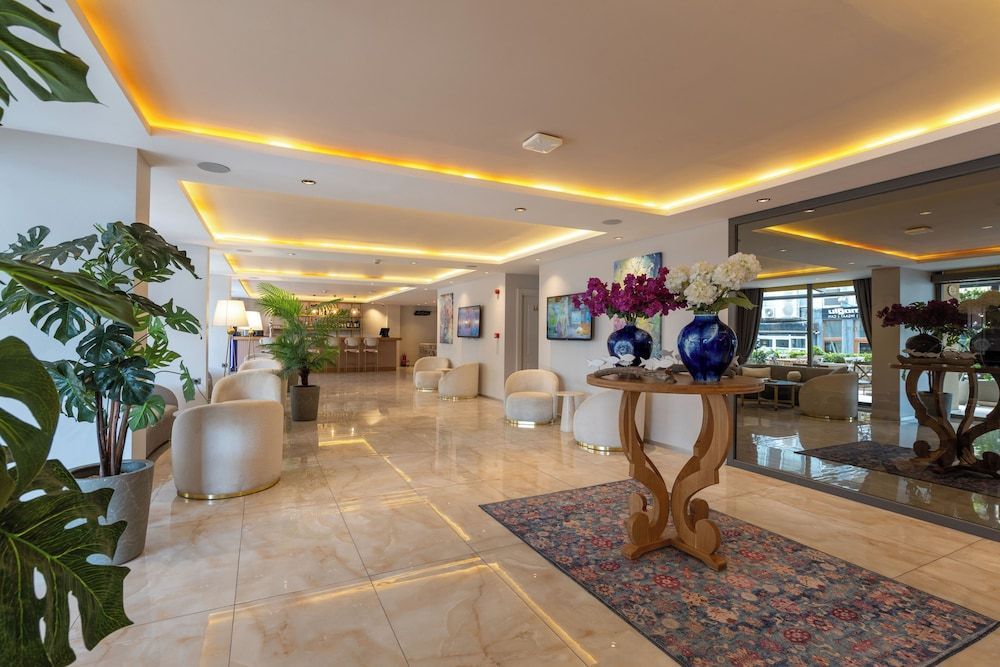 FIFTY5 Suite Hotel 2