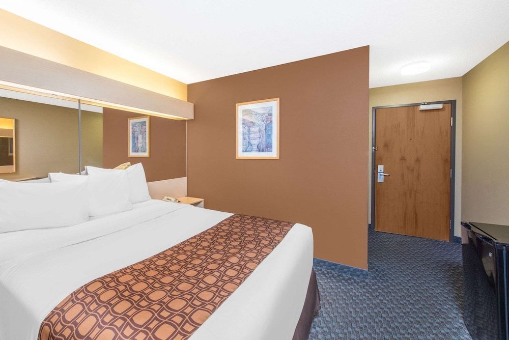 Microtel Inn and Suites Independence 1