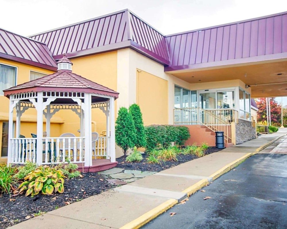 Quality Inn & Suites Syracuse Fairgrounds 1