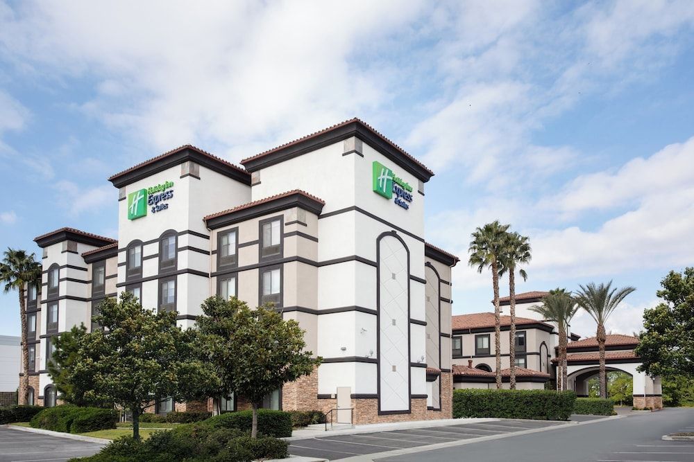 Holiday Inn Express & Suites ONTARIO AIRPORT by IHG 1