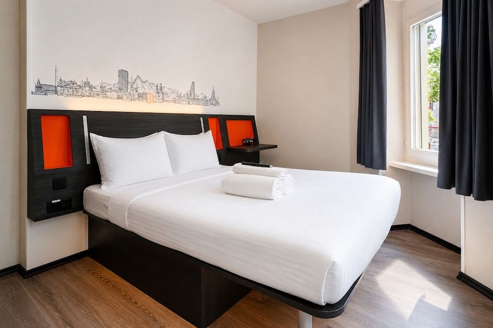easyHotel Zürich City Main Station 1