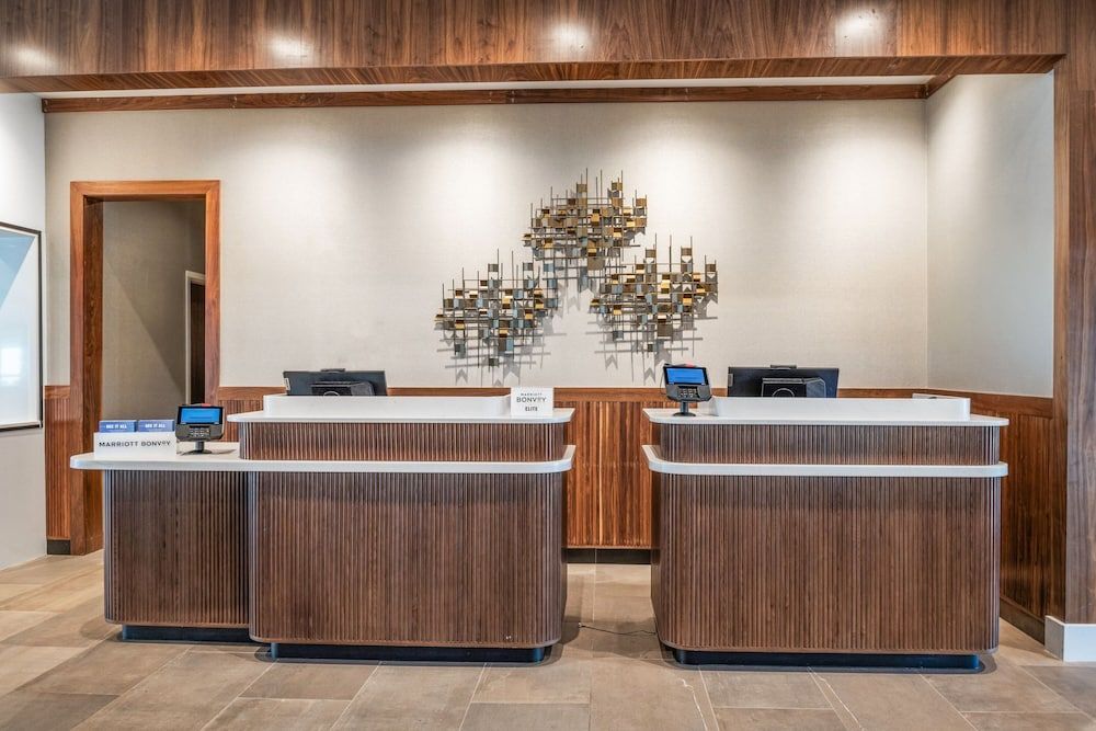 Courtyard by Marriott Modesto North 2