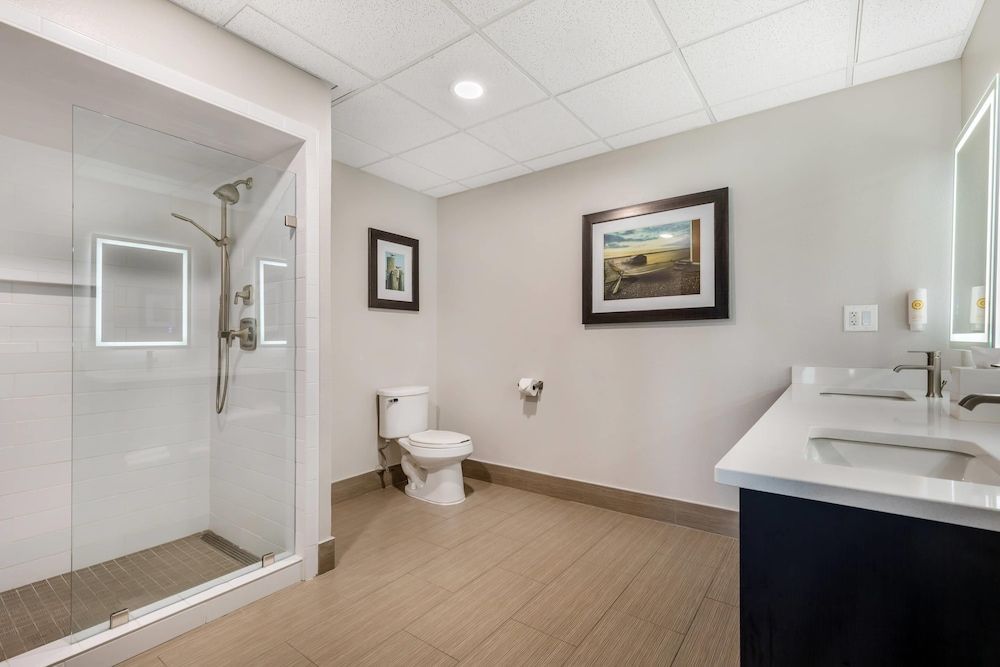 Comfort Suites Chincoteague Island Bayfront Resort 2