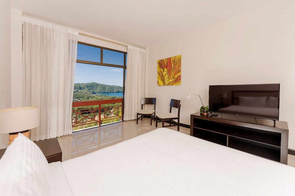 Villas Sol Beach Resort 2
