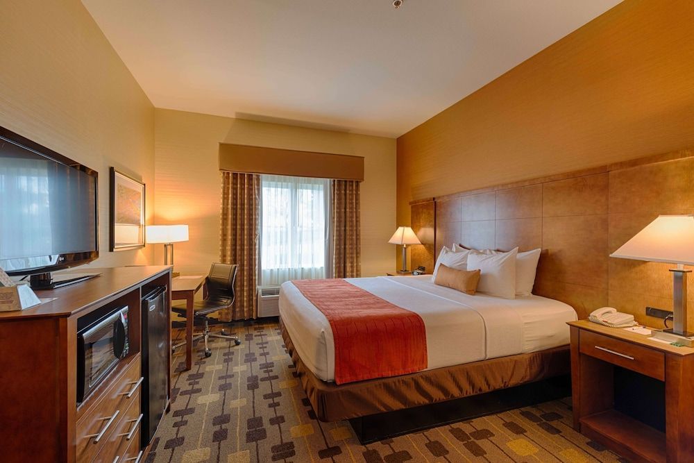 Best Western Plus Delta Inn & Suites 1