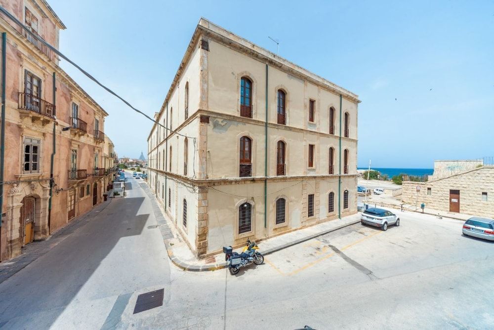 GuestHost - Ortigia Promenade 1