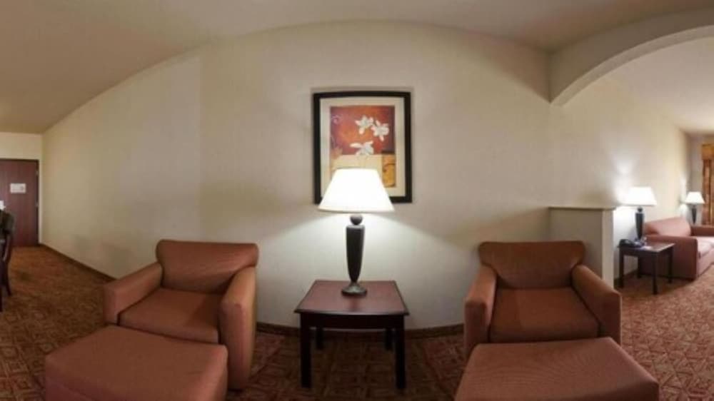 LAKE TEXOMA INN AND SUITES by IHG 1