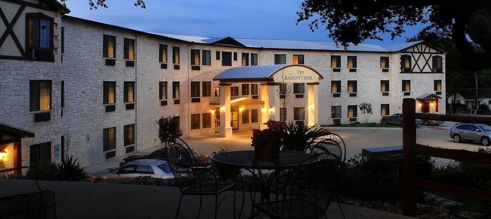 Inn on Barons Creek 1