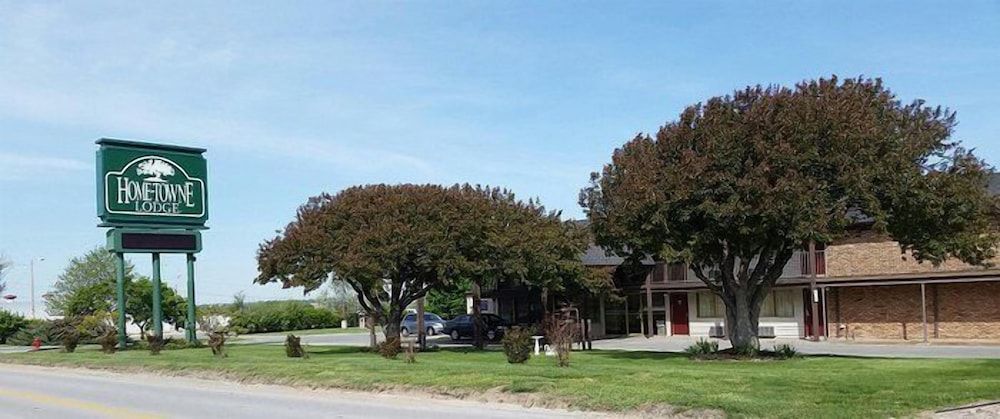 Home-Towne Lodge 1