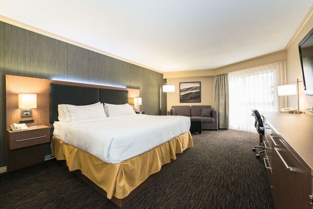 Holiday Inn Express EDMONTON DOWNTOWN by IHG 2